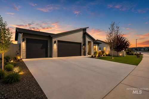 5056 W Sands Basin Dr, Meridian, ID, 83646-7485 | Card Image