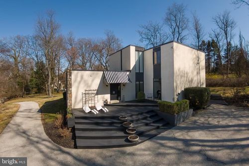 1335 Valley Rd, VILLANOVA, PA, 19085-2125 | Card Image