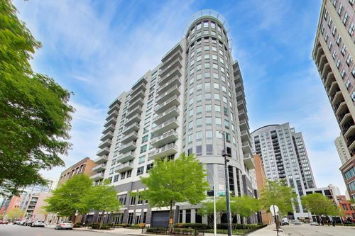 1305-421 W Huron St, Chicago, IL, 60654-6177 | Card Image