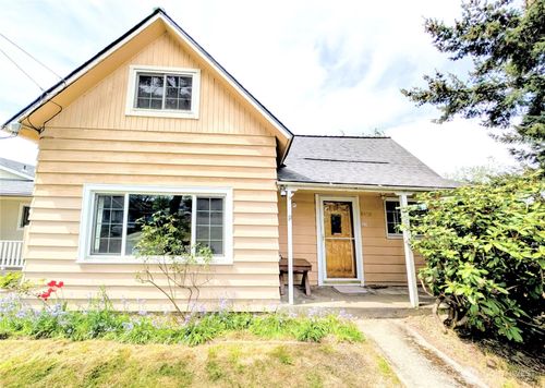 8428 S D St, Tacoma, WA, 98444-6451 | Card Image