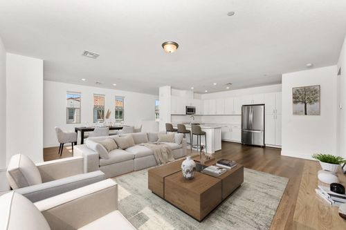 25101-5301 E Commerce Way, Sacramento, CA, 95835-3026 | Card Image