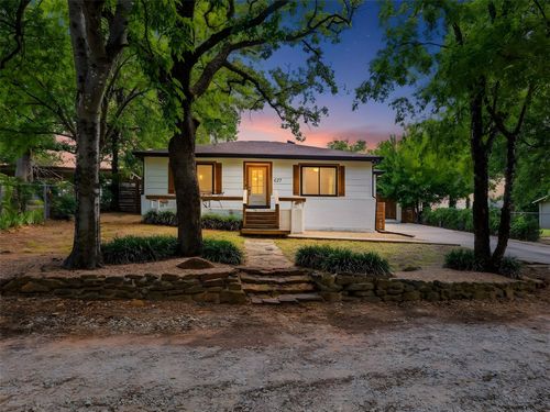 627 Francks Cir, Shady Shores, TX, 76208-7053 | Card Image