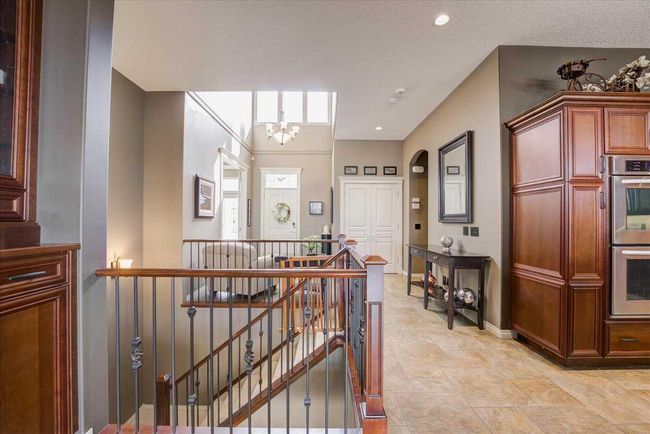 22 Tuscany Estates Crescent Nw, Home with 3 bedrooms, 2 bathrooms and 4 parking in Calgary AB | Image 8