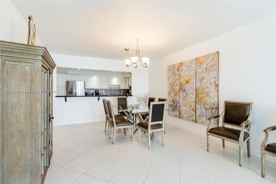 421 - 19370 Collins Ave, Condo with 1 bedrooms, 1 bathrooms and null parking in Sunny Isles Beach FL | Image 3