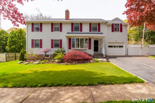 105 Meadow Wood Rd, Stratford, CT, 06614-1556 | Card Image