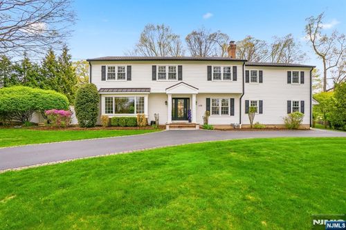 120 Tam O Shanter Dr, Mahwah, NJ, 07430-1550 | Card Image