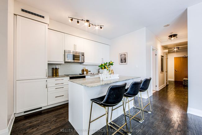 416 - 1 Bedford Rd, Condo with 2 bedrooms, 2 bathrooms and null parking in Toronto ON | Image 7