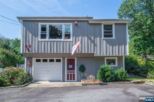 27B Taylortown Rd, Montville, NJ, 07045-7704 | Card Image
