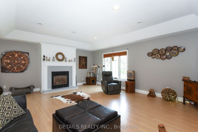 4848 Thunder Rd, House other with 4 bedrooms, 3 bathrooms and 4 parking in Carlsbad Springs ON | Image 4