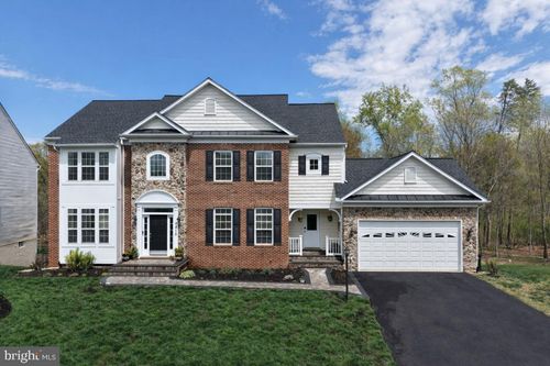 8315 Shimmering Rock Rd, Gainesville, VA, 20155-1773 | Card Image