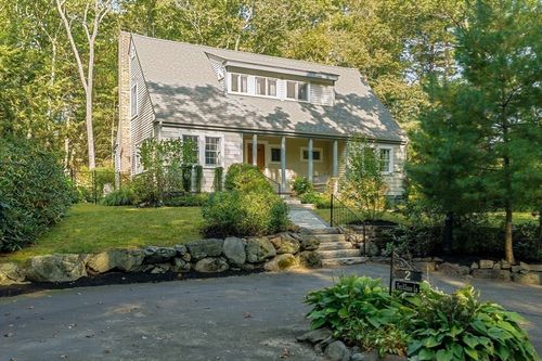 2 Fox Chase Ln, Weston, MA, 02493-1735 | Card Image