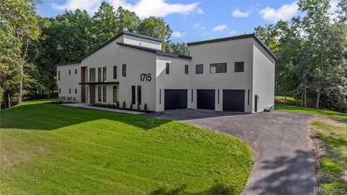 1715 Lone Pine Rd, Bloomfield Hills, MI, 48302-2645 | Card Image