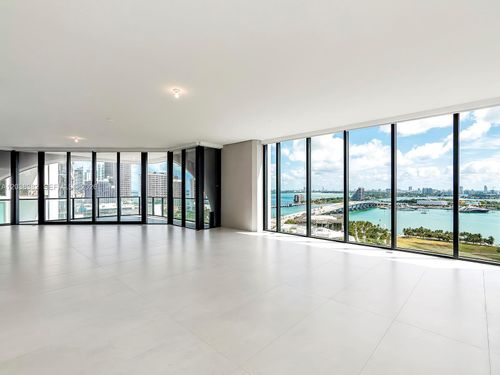 2002-1000 Biscayne Blvd, Miami, FL, 33132-1760 | Card Image