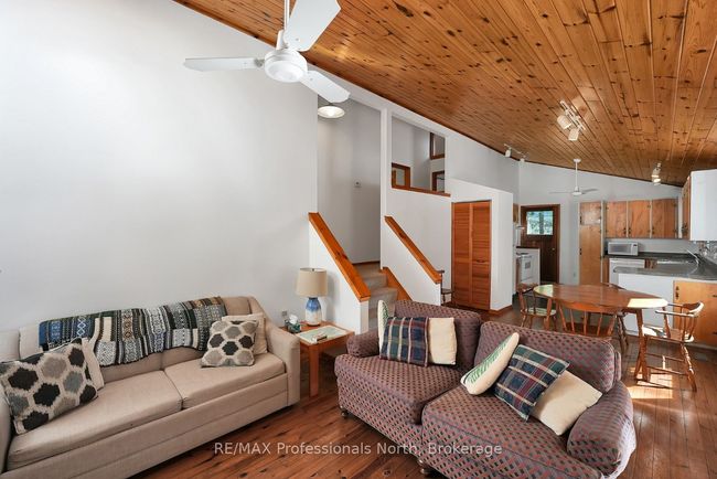 6547 Kennisis Lake Rd, House other with 3 bedrooms, 1 bathrooms and 3 parking in Haliburton ON | Image 14