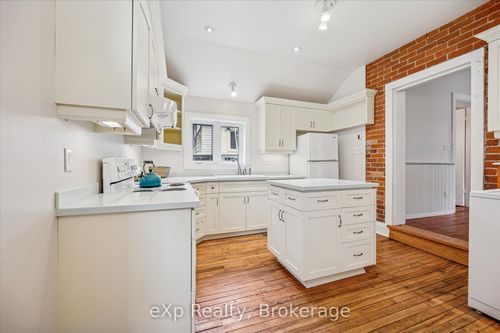 66 Manitoba St, Guelph, ON, N1E3B9 | Card Image