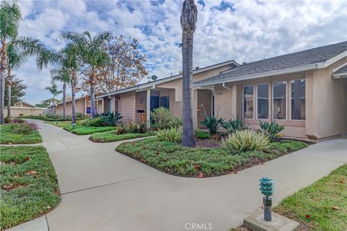 911c-8566 Sierra Cir, Huntington Beach, CA, 92646-8621 | Card Image