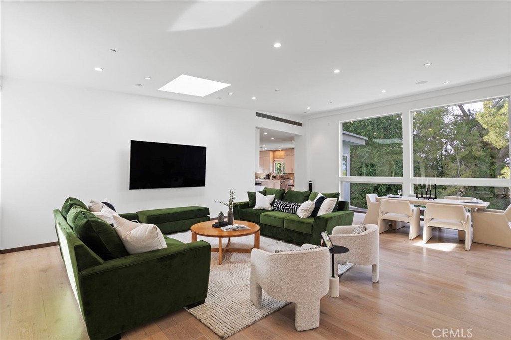 Residential in Encino 3