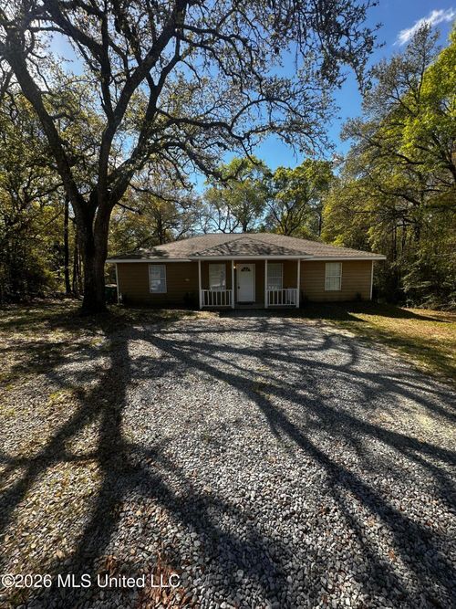 22226 Red Bluff Rd, Moss Point, MS, 39562-7570 | Card Image