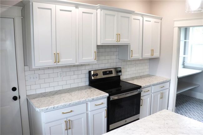 36015 Main St, House other with 5 bedrooms, 2 bathrooms and null parking in WHITEHALL WI | Image 5