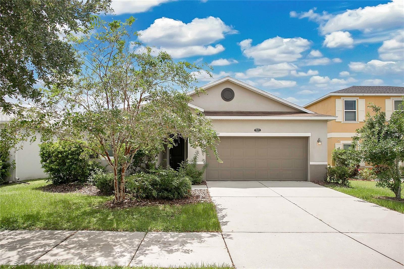 Tangle Rush Dr, Gibsonton, FL 33534
