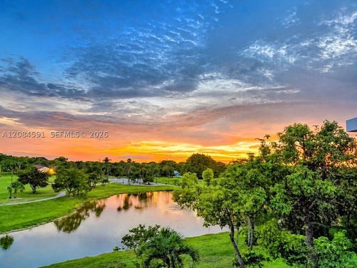 409-3980 Oaks Clubhouse Dr, Pompano Beach, FL, 33069-3683 | Card Image