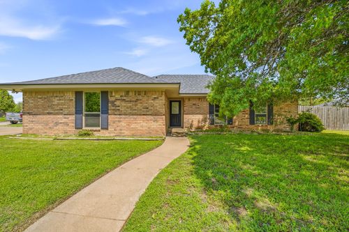1318 Fairway Dr, Graham, TX, 76450-4444 | Card Image