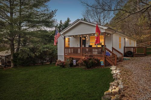 617 Bradley Ave, La Fayette, GA, 30728-2320 | Card Image