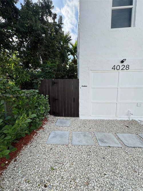 apt-1-4028 Sw 11th St, Coral Gables, FL, 33134-2840 | Card Image
