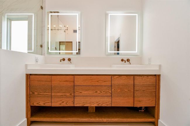 Symmetry is such a beautiful concept, in any setting. | Image 28