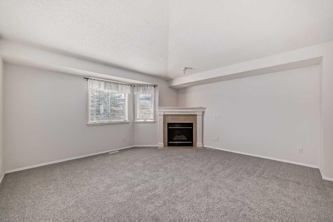90 Valley Ridge Heights Nw, Home with 2 bedrooms, 3 bathrooms and 4 parking in Calgary AB | Image 8