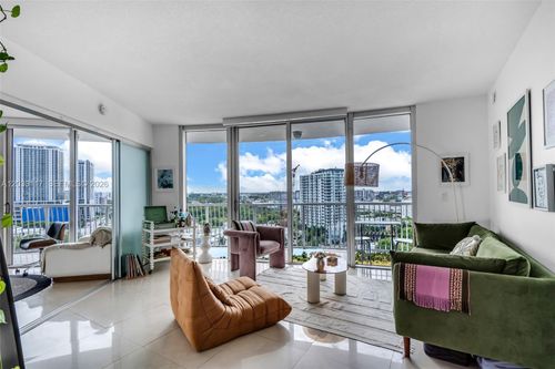 1815-1750 N Bayshore Dr, Miami, FL, 33132-3203 | Card Image