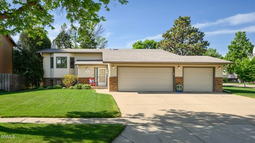 3626 Hackberry St, Bismarck, ND, 58503-0246 | Card Image