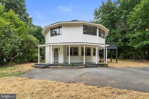 39 School Bus Rd, LOUISA, VA, 23093-4113 | Card Image
