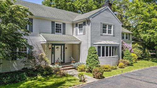 9 Cherry Ln, Glen Head, NY, 11545-2215 | Card Image