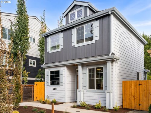 7474 N Polk Ave, Portland, OR, 97203-3861 | Card Image