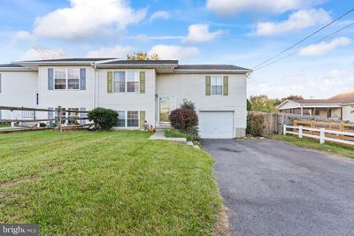 26 Squire Circle, Home with 3 bedrooms, 2 bathrooms and null parking in INWOOD WV | Image 2