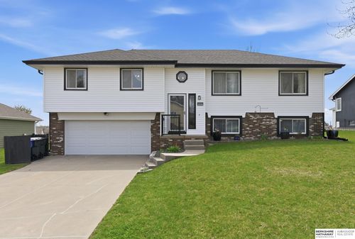 2427 Corn Dr, Papillion, NE, 68046-4208 | Card Image