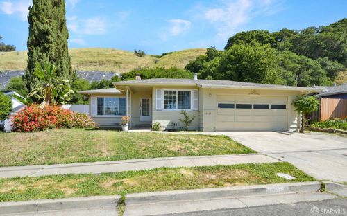30964 Faircliff St, Hayward, CA, 94544-7439 | Card Image