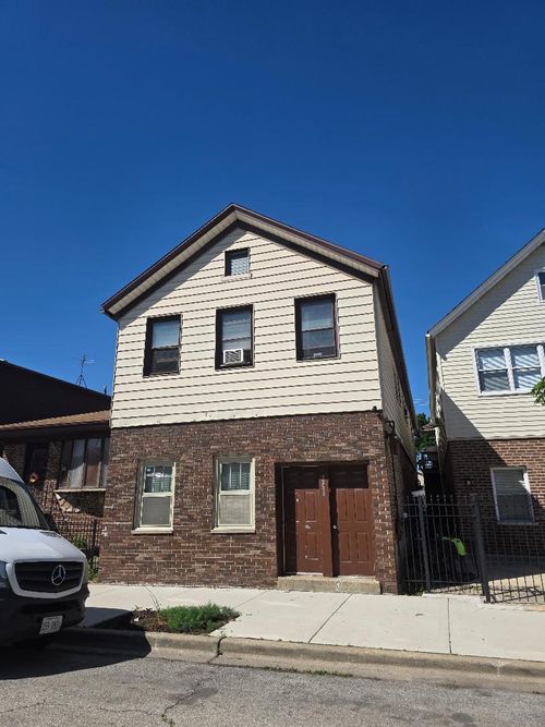 3030 S Poplar Avenue, Chicago, IL, 60608 | Card Image