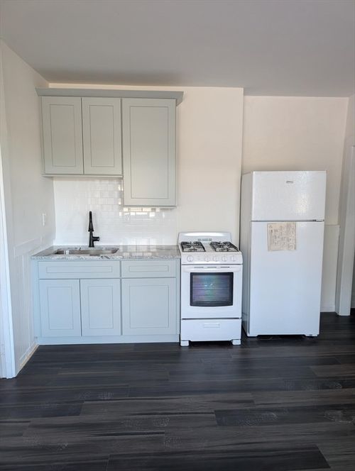 2-151 Charles, Boston, MA, 02114 | Card Image