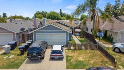 2513 E Parker Court, House other with 3 bedrooms, 2 bathrooms and null parking in Visalia CA | Image 3