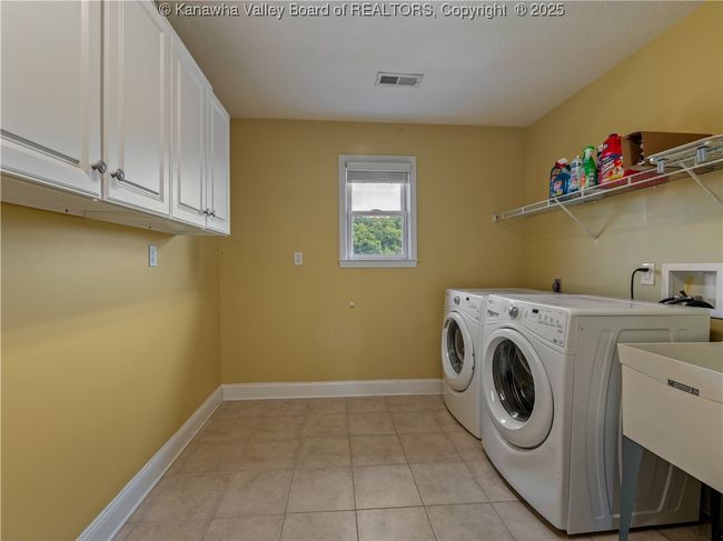 75 Poinsetta Dr, House other with 6 bedrooms, 6 bathrooms and null parking in Scott Depot WV | Image 24
