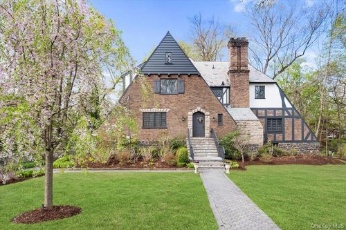 24 Highwood Ave, Larchmont, NY, 10538-1235 | Card Image