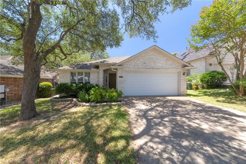 5601 Lomita Verde Cir, Austin, TX, 78749-4204 | Card Image