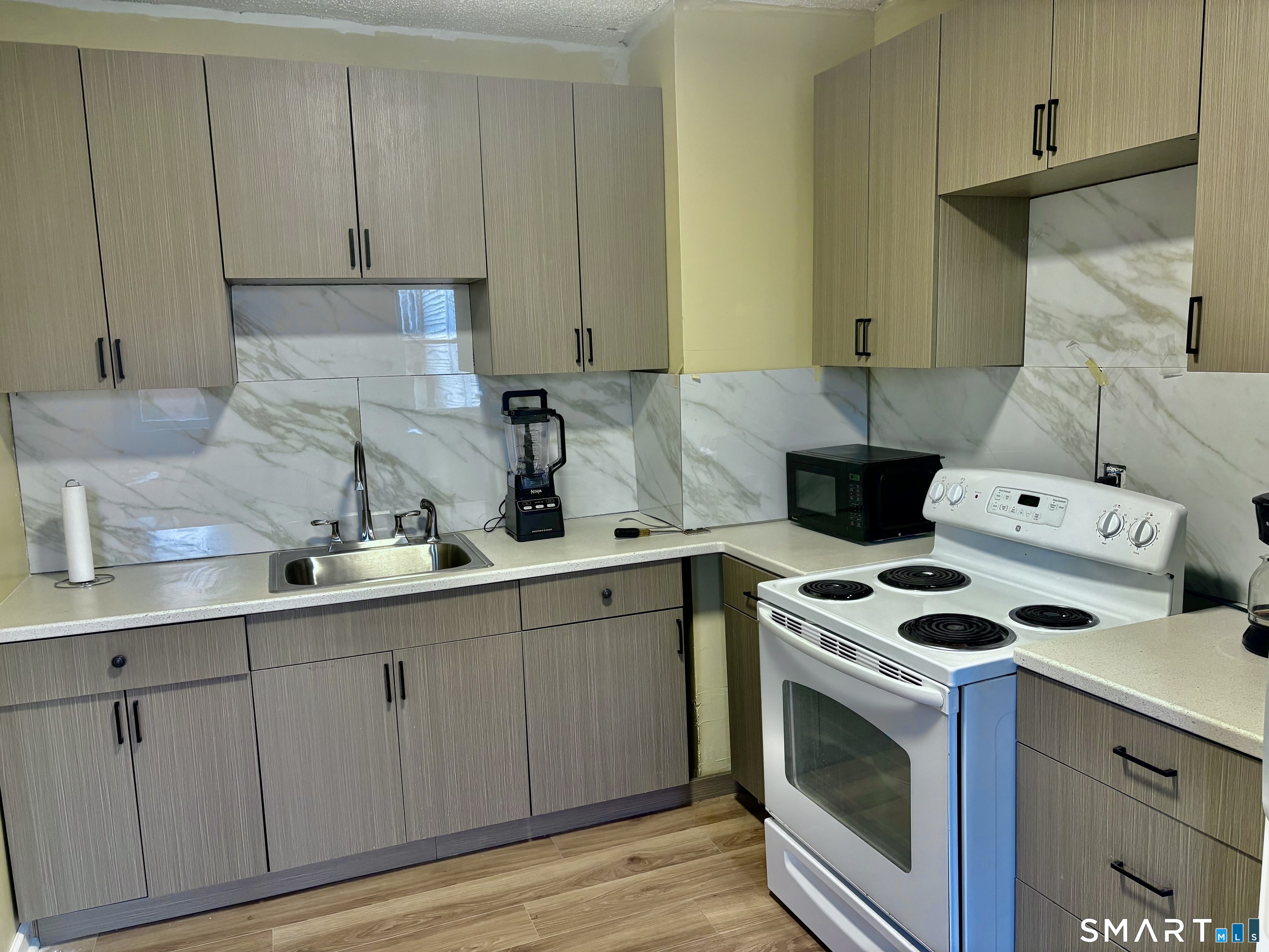 Residential Lease in Hartford 3