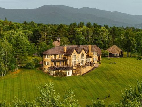 2575 Weeks Hill Rd, Stowe, VT, 05672-4127 | Card Image
