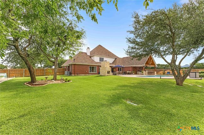 588 Austin Hines Dr, House other with 4 bedrooms, 3 bathrooms and null parking in China Spring TX | Image 25