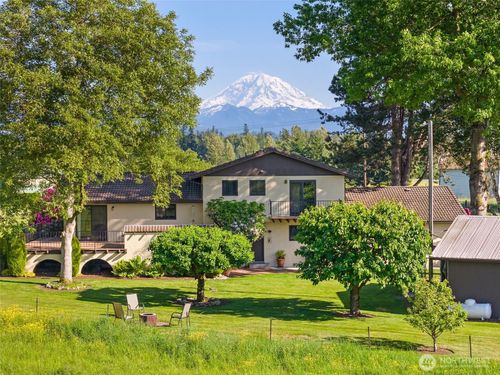 42320 236th Ave Se, Enumclaw, WA, 98022-8616 | Card Image