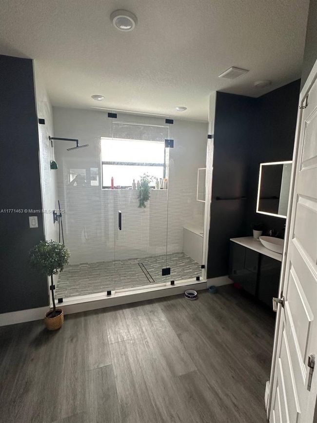 8868 Nw 161 St Ter, House other with 4 bedrooms, 3 bathrooms and null parking in Miami Lakes FL | Image 24