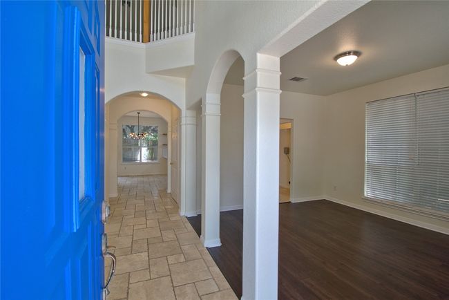 2423 Falcon Dr, House other with 3 bedrooms, 3 bathrooms and 4 parking in Round Rock TX | Image 4